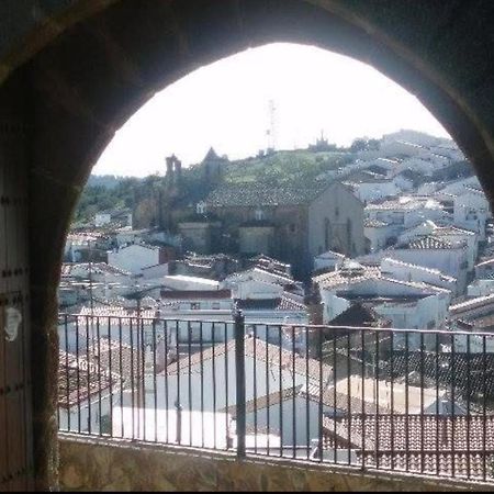 Casa Rural La Fuente Segura de León Екстериор снимка