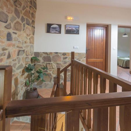 Casa Rural La Fuente Segura de León Екстериор снимка
