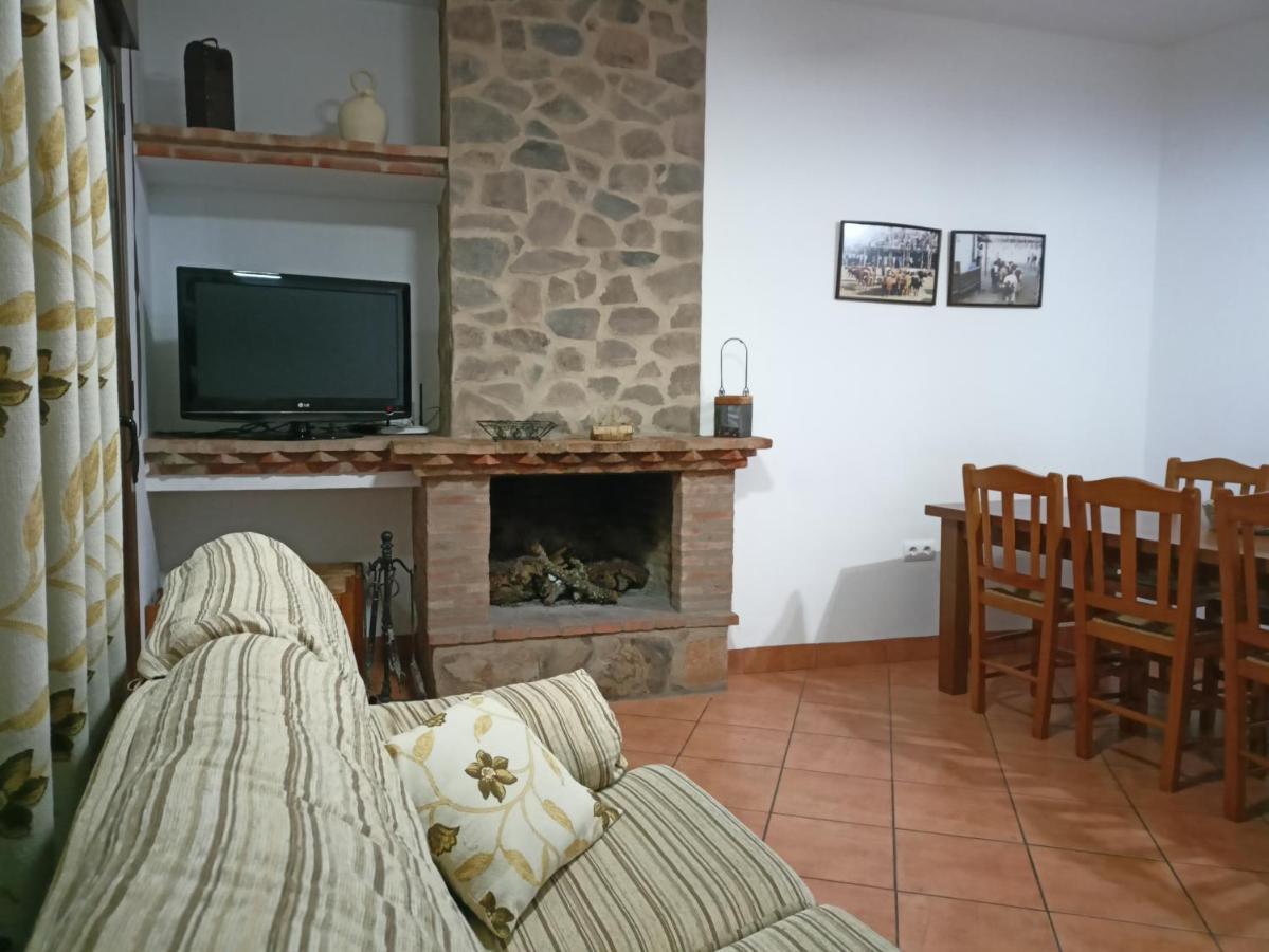 Casa Rural La Fuente Segura de León Екстериор снимка