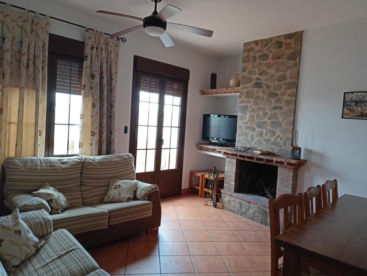 Casa Rural La Fuente Segura de León Екстериор снимка