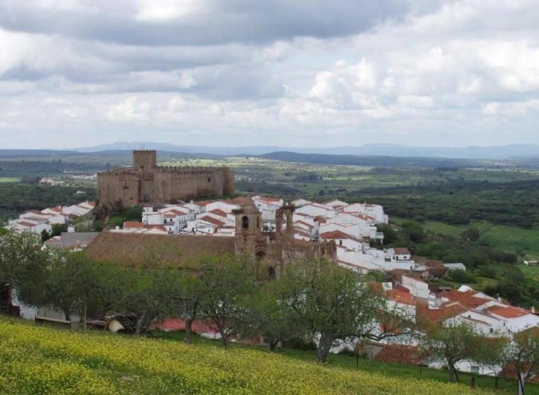 Casa Rural La Fuente Segura de León Екстериор снимка