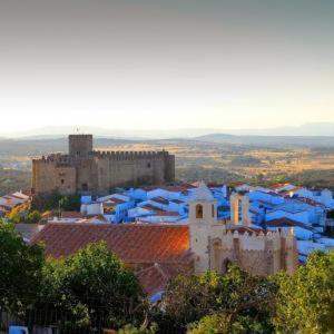 Casa Rural La Fuente Segura de León Екстериор снимка