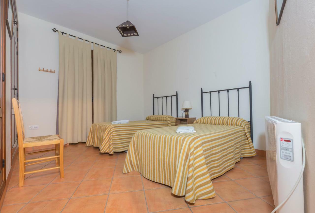 Casa Rural La Fuente Segura de León Екстериор снимка