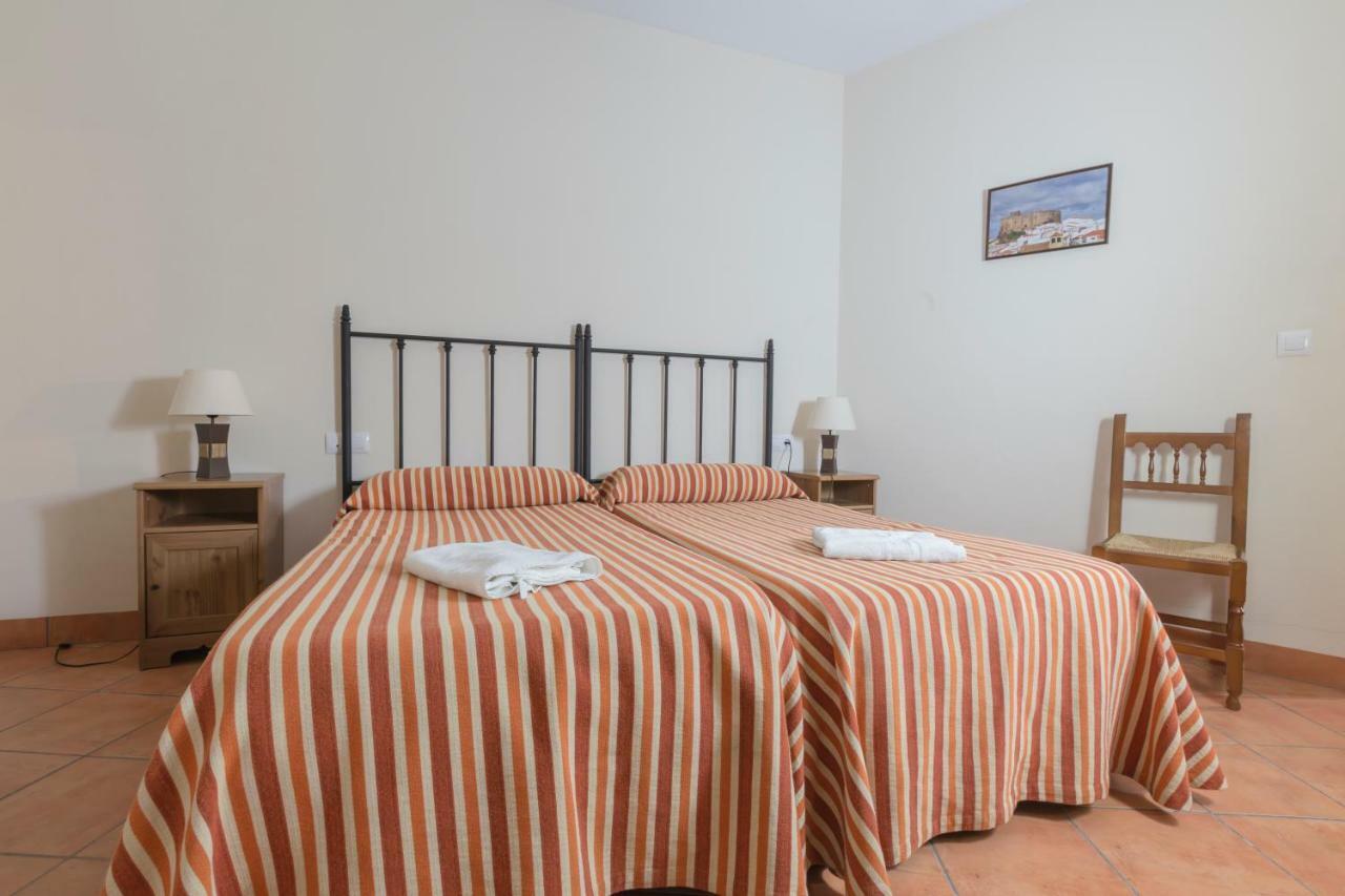 Casa Rural La Fuente Segura de León Екстериор снимка
