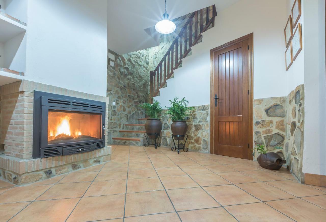 Casa Rural La Fuente Segura de León Екстериор снимка