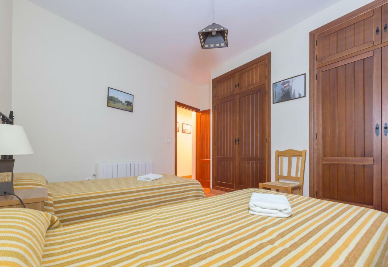 Casa Rural La Fuente Segura de León Екстериор снимка